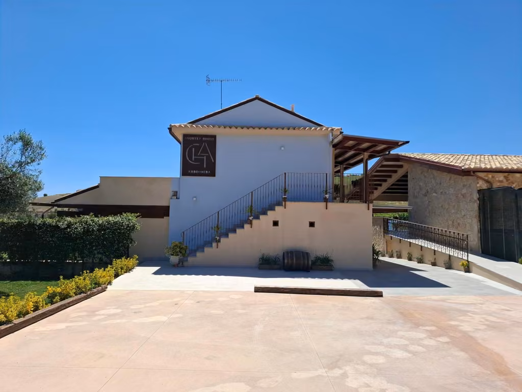 Vista dell’agriturismo Country House Andromeda con gli spazi esterni